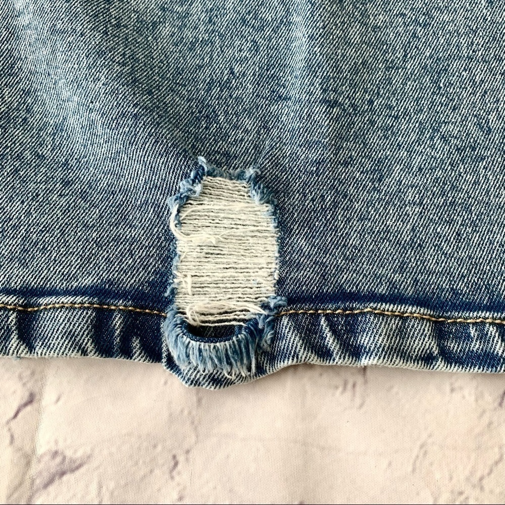 HIGH Rise Distressed Wide Leg Jeans - Picture 4 of 11